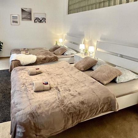 Apartment Lea - Old Town บราติสลาวา ภายนอก รูปภาพ