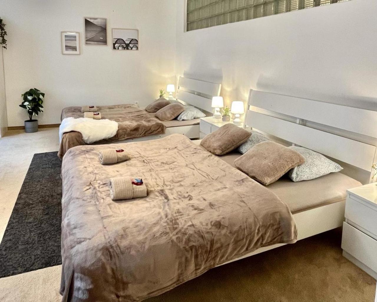 Apartment Lea - Old Town บราติสลาวา ภายนอก รูปภาพ